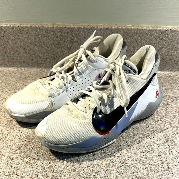 EUC Big Kids Freak Charles Veronica Court Shoes - Size 4Y - Picture 1 of 5